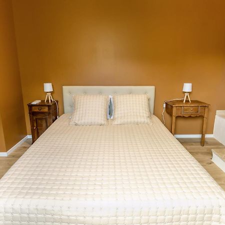 Bed and Breakfast Domaine Des Grands Chenes Preveranges Esterno foto