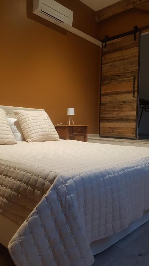 Bed and Breakfast Domaine Des Grands Chenes Preveranges Esterno foto